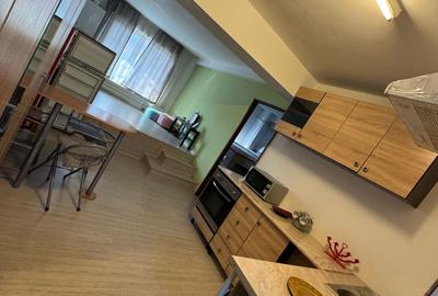 Birou, 40 mp în Tomis I