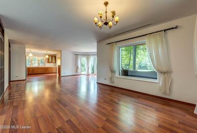 Casă individuală - 860 mp teren, 4 dormitoare si birou - 3