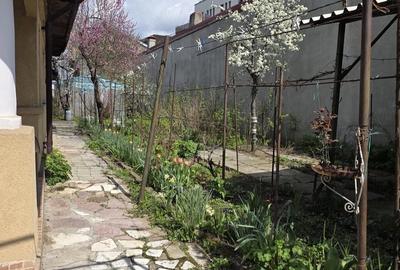 CASĂ DE VÂNZARE CU 4 CAMERE IN ZONA ȘOSEAUA CHITILEI SEC.1 VIZAVI DE MAAL  COLOS - 4
