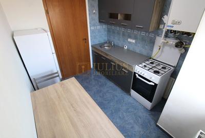 Aradului; decomandat, bucatarie inchisa. Parcare privata inclusa. - 14