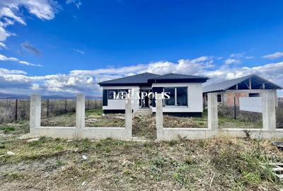 Casă individuală cu 4 camere în Cristian