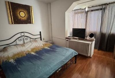 Apartament 3 camere etaj 4 zona Calea Grivitei metrou Basarab - 1
