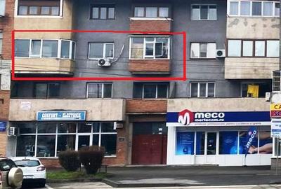 Apartament cu 4 camere decomandat în Victoria