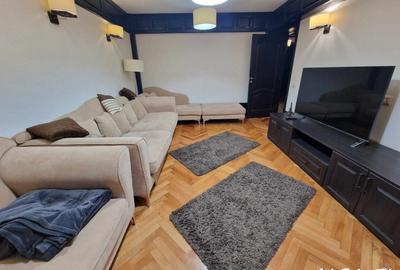 Apartament cu 4 camere decomandat, mobilat în Central