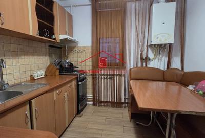 Apartament cu 3 camere semidecomandat în Central