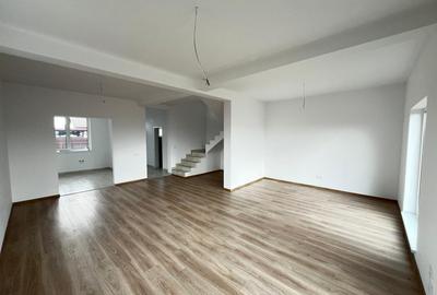 Casa - Duplex - 4 camere - 115mp - Curte 300mp - Utilitati - Sanpetru - 1