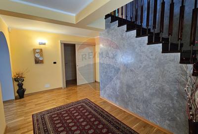 Casă / Vilă de lux cu 8 camere de vânzare in Obcini, Suceava - 9