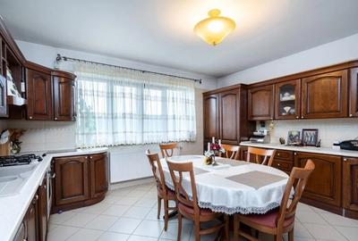 D+P+E+M Damaroaia lac,1000mp teren,7camere elegante,7bai,curte pavata/verde - 3