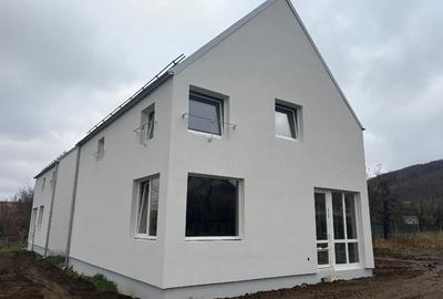 Doua unități tip Duplex cu 4 camere, 127mp utili si teren în Sângeorgiu de Mures - 9