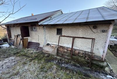 Casa demolabila  și teren 800mp cu toate utilitățile deschidere 26,5mp - 31