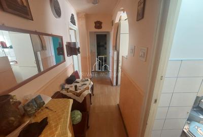 Apartament cu 3 camere decomandat în Tudor
