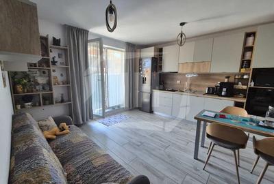 Apartament cu 2 camere semidecomandat, mobilat în Iris