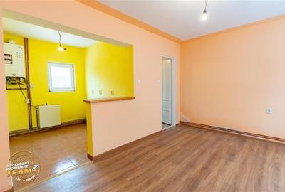 Accesibilitate si farmecul unei case cu garaj, locatie de referinta, Central, Ta - 21