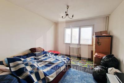 Apartament cu 3 camere decomandat, mobilat în Cetate