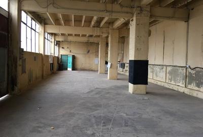 Proprietar inchiriez spatiu 220 mp - 2
