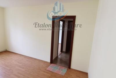 Apartament 2 camere, etaj 2, zona centrala Magazin Unic - 3
