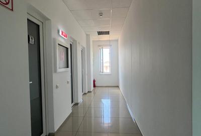 Birou  elegant, mobilat,luminos, supraf. vitrata mare, lift , 241 mp, Bd. Mamaia - 9