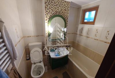 Apartament cu 2 camere, etajul 1, centrala proprie,Sagului - 8