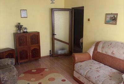Apartament cu 3 camere decomandat, mobilat în Obor