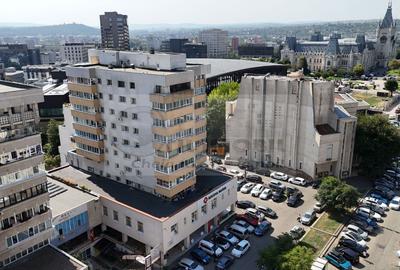 Apartament cu 4 camere în Ultracentral