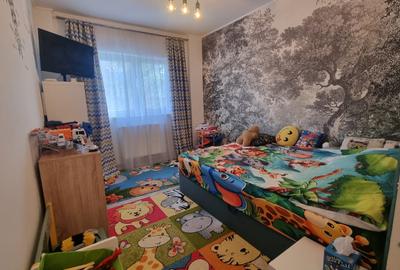 Apartament 4 camere, centrală proprie, parcare, 5 min metrou Apărătorii Patriei - 14