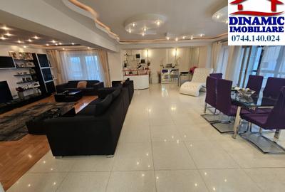 Apartament cu 3 camere semidecomandat în Central