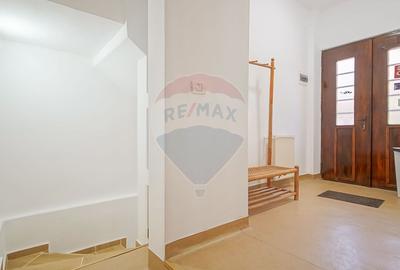 Casă cu 2 apartamente în Brasov, investiție sigură sau căminul ideal - 21