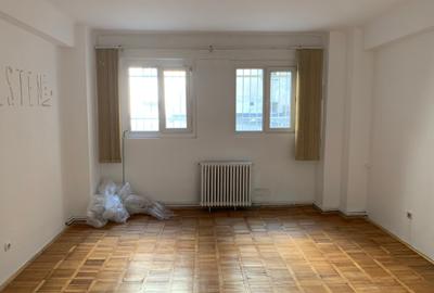 Universitate stradal / spatiu in cladire de birouri / 2 camere - 42mp / - 4