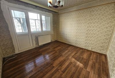 PROPRIETAR!! Apartament 3 camere Et 1 zona Victoria / Aleea Romanitei !! - 2