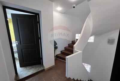 Vila de închiriat 6 camere Piata Victoriei - 13