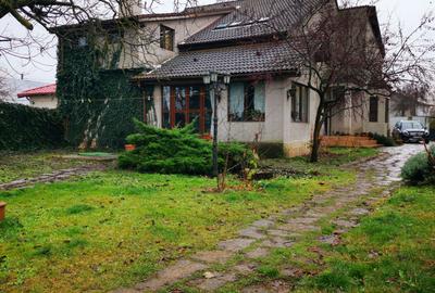 Casă individuală cu 7 camere în Ghermănești