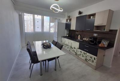 Apartament 3 camere decomandat pivnita zona Vasile Aaron - 5