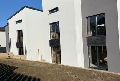 Casă cuplată modernă în Dezmir – zonă liniștită, aproape de toate facilitățile! - 4