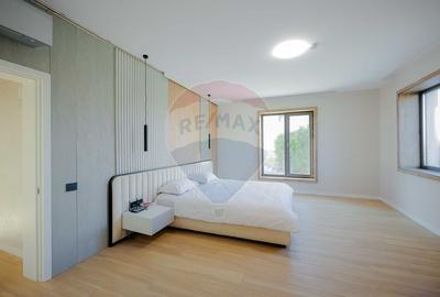 De vânzare Vilă cu 8 camere în Sânmartin, 290 mp util, teren 1100 mp - 10