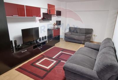 Apartament cu 3 camere de inchiriat, strada Stefan cel Mare,zona Mall - 1