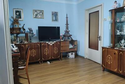 Apartament cu 2 camere decomandat în Radu Negru