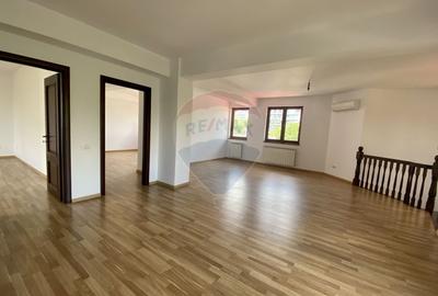 Casa / Vila cu 8 camere de închiriat în zona Aviatiei - 11