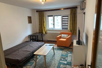 Garsonieră în Victoriei