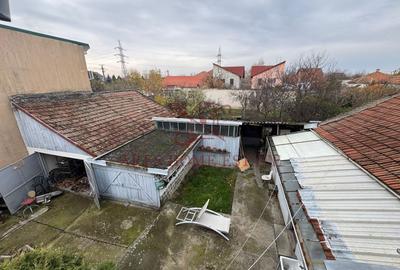 Investiție cu potențial: 2 apartamente + mansardă – Comison 0 - 12