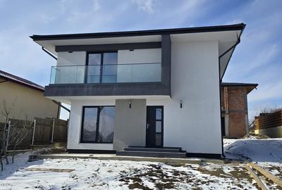 Casă cu 4 camere în Hlincea