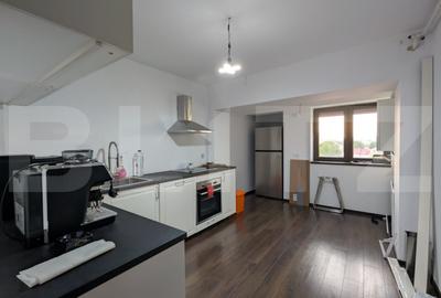 Apartament cu 3 camere semidecomandat, mobilat în Micro 3