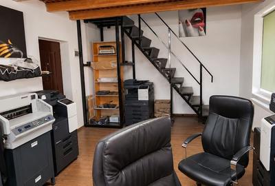 Apartament cu 4 camere, mobilat în Central