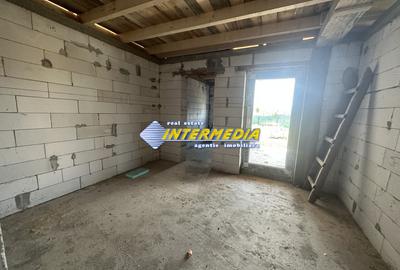 Casa in Rosu Teren 570 mp sau 1134 mp Terasa mare imprejmuit Barabant Alba - 3