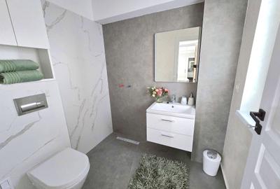 Apartament cu 3 camere decomandat în Galata