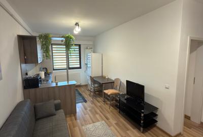 Apartament cu 2 camere decomandat, mobilat în Central