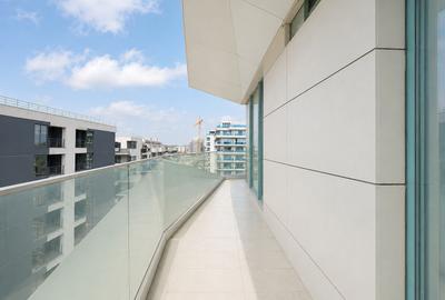 Apartament cu vedere la mare in imobil futurist pe plaja - 14