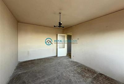 Royal Imobiliare - Vanzare Apartament zona Vest - 1
