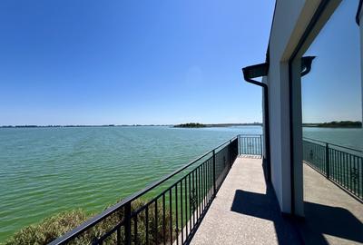 Casa cu deschidere si  vedere frontala  la lacul Siutghiol