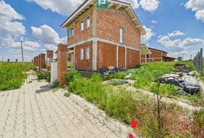 Casă individuală cu 5 camere în Săcălaz
