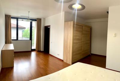 Apartament 3 camere- terase 40 m.p.-loc de parcare - 10